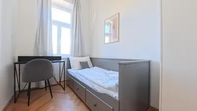 Ein Bett oder Betten in einem Zimmer der Unterkunft ampm Traunfelsgasse - Coliving Vienna I Monthly Stays