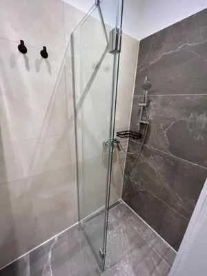 Ein Badezimmer in der Unterkunft Apartment near Metro & Netflix - Kingsize Bed