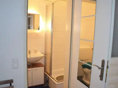 Ein Badezimmer in der Unterkunft Apartment Vienna1090 by Interhome