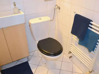 Ein Badezimmer in der Unterkunft Apartment Vienna1090 by Interhome