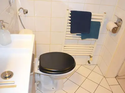 Ein Badezimmer in der Unterkunft Apartment Vienna1090 by Interhome