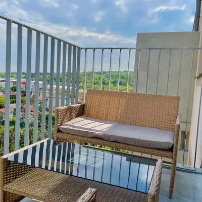 Central Stylish Apartment with Free Parking & Balcony