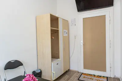 Grundriss der Unterkunft Economical 3-Bedroom Apartment Near Danube & Millennium , Long Stay