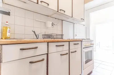 Küche/Küchenzeile in der Unterkunft Beautiful 3 Bedroom Urban Retreat in Vienna Center