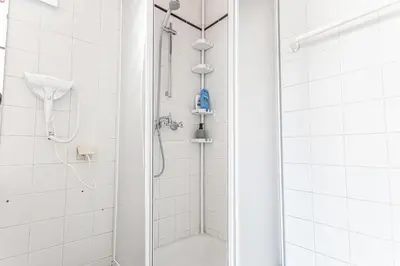 Ein Badezimmer in der Unterkunft Beautiful 3 Bedroom Urban Retreat in Vienna Center