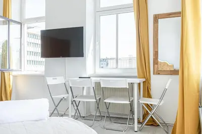 TV/Unterhaltungsangebot in der Unterkunft Comfortable Private Rooms Near Millennium Tower for Long Stays