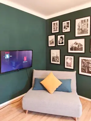 TV/Unterhaltungsangebot in der Unterkunft Metro 1BR - 3 Min to U1 Metro - Free Parking