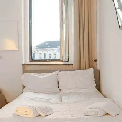 Comfortable 2BR Apartment Near Millennium Tower Long Stay