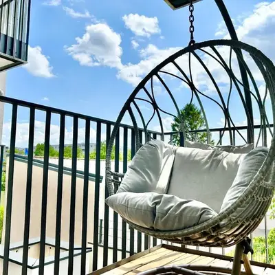 Modern Premium Apartment with Free Parking near Metro