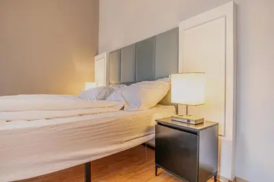 Ein Bett oder Betten in einem Zimmer der Unterkunft 5-Min to Danube Canal ,Modern Flat for Longstays