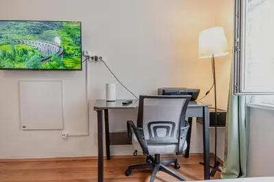 TV/Unterhaltungsangebot in der Unterkunft Charming 1BR Apartment Long Stay Prater & Danube