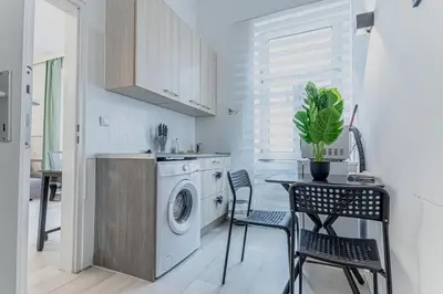 Küche/Küchenzeile in der Unterkunft Cozy Apartment, Long Stay , Praterstern & Danube