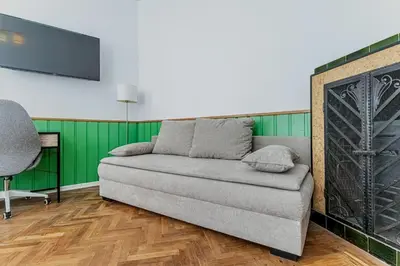 Ein Sitzbereich in der Unterkunft Convenient 3-BR Apartment 15 Min to Landstraße Hub