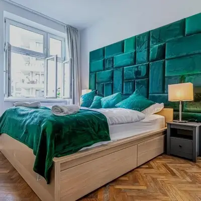 Convenient 3-BR Apartment 15 Min to Landstraße Hub