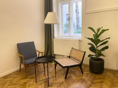 Ein Sitzbereich in der Unterkunft Privates Zimmer mit En-Suite Bad nahe Hbf, Zentrum