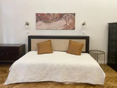 Ein Bett oder Betten in einem Zimmer der Unterkunft Privates Zimmer mit En-Suite Bad nahe Hbf, Zentrum