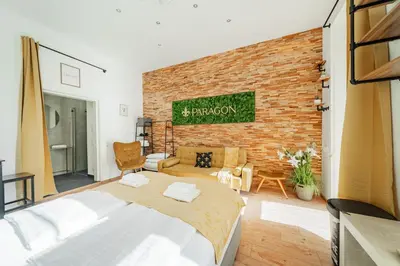 Ein Bett oder Betten in einem Zimmer der Unterkunft Premium Ground Floor Apartment with Free Parking