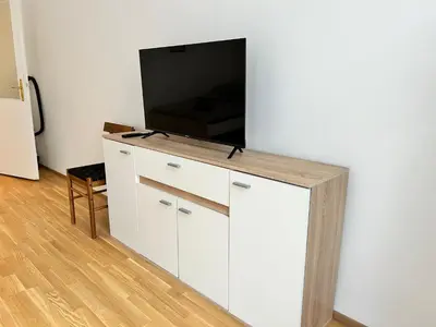 TV/Unterhaltungsangebot in der Unterkunft Sunny & Calm Long-Term Apartment