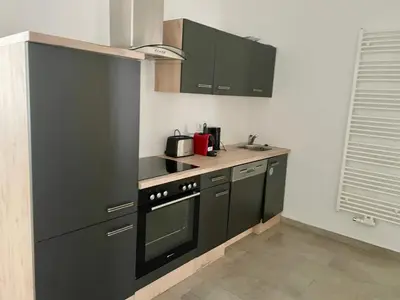 Küche/Küchenzeile in der Unterkunft 3 Bedroom Long-Term Apartment