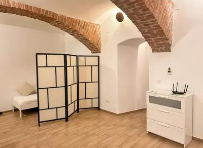 Grundriss der Unterkunft Cozy & Spacious Brick Basement Cityloft - 2 Beds, Smart Projector - Central Location - 20 min to City Center