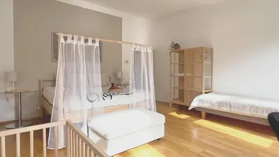 Ein Bett oder Betten in einem Zimmer der Unterkunft Servus Homes - Metro Stadthalle - Kaiser Franz Josef