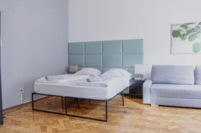 Ein Bett oder Betten in einem Zimmer der Unterkunft Modern Apartment Near Danube Canal