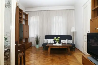 TV/Unterhaltungsangebot in der Unterkunft Große helle Wohnung gegenüber U-Bahnstation
