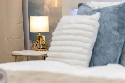 Ein Bett oder Betten in einem Zimmer der Unterkunft Brand new Family 2BR Apartment