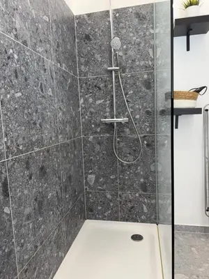 Ein Badezimmer in der Unterkunft Old Town Vienna Apartment Walk to Stephansdom
