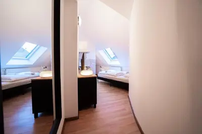 Ein Bett oder Betten in einem Zimmer der Unterkunft Rooftop Studios, 10min to city center, tram and metro, no Elevator 4th Floor