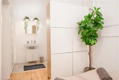 Ein Badezimmer in der Unterkunft Expats and relocation - Only Monthly Stays - Near U1 Metro