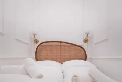 Ein Bett oder Betten in einem Zimmer der Unterkunft Design Micro-Studio - 10 minutes to Central Station