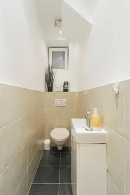 Ein Badezimmer in der Unterkunft Belvedere City Spacious Apartment