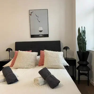 Premium Central Renovated Apartment