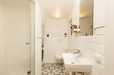 Ein Badezimmer in der Unterkunft Cozy, stylish and renovated Duplex in a quiet Area and 15 min to Vienna Center