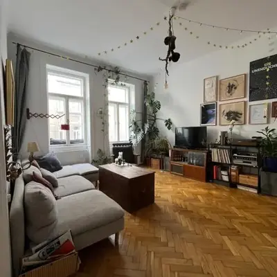 Künstlerische Altbauwohnung im beliebten Nibelungenviertel
