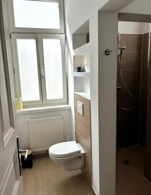 Ein Badezimmer in der Unterkunft Casa Nostra - Schöne 3-Zimmerwohnung am Augarten