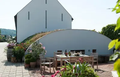 Das Gebäude in dem sich der Bauernhof befindet