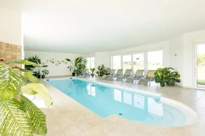 Der Swimmingpool an oder in der Nähe von Gästehaus Wutschitz
