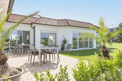 Ein Garten an der Unterkunft Gästehaus Wutschitz