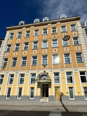 Das Gebäude in dem sich das Hotel befindet