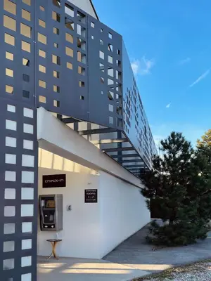 Das Gebäude in dem sich das Motel befindet