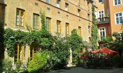 Ein Garten an der Unterkunft Hotel Fabrik Wien