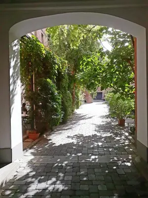 Ein Garten an der Unterkunft Hotel Fabrik Wien