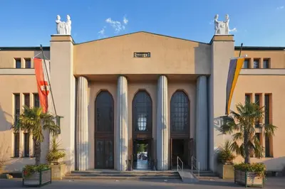 Eine Fassade oder ein Eingang zu Gasthof & Hotel Martinek