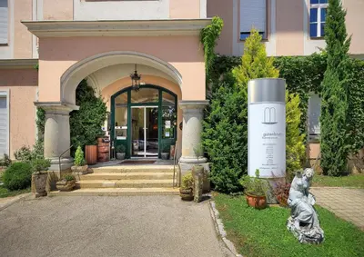 Ein Garten an der Unterkunft Das Gutenbrunn Thermen & Sporthotel