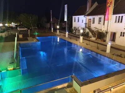 Der Swimmingpool an oder in der Nähe von Das-Schmidt Privathotel