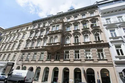 Das Gebäude in dem sich die Ferienwohnung befindet