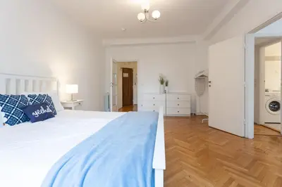 Ein Bett oder Betten in einem Zimmer der Unterkunft Operastreet City Center Santorin
