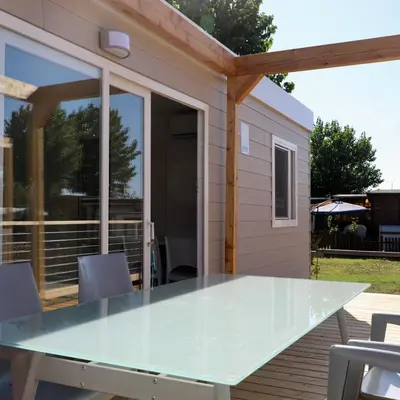 Ein Patio oder anderer Außenbereich in der Unterkunft Storchencamp Gästehaus Rust